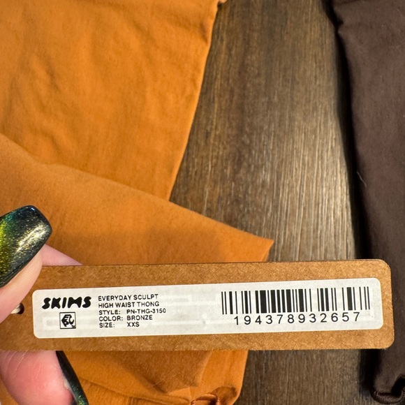 SKIMS Everyday Sculpt High Waist Thong Bundle 4 Pack XXS Bronze/Espresso NWT - Picture 3 of 6